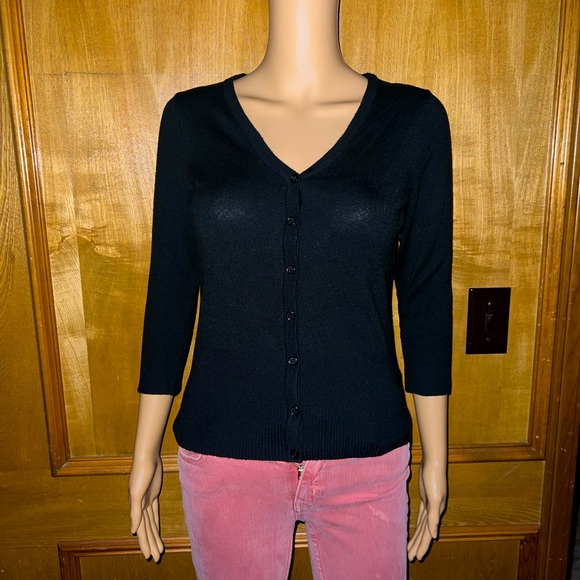 3/4 sleeve v neck black cardigan - Picture 2 of 9